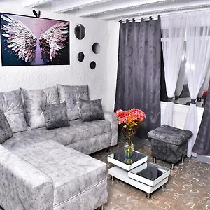 https://casangel-hogar-familiar.colombiamedellinhotels.com